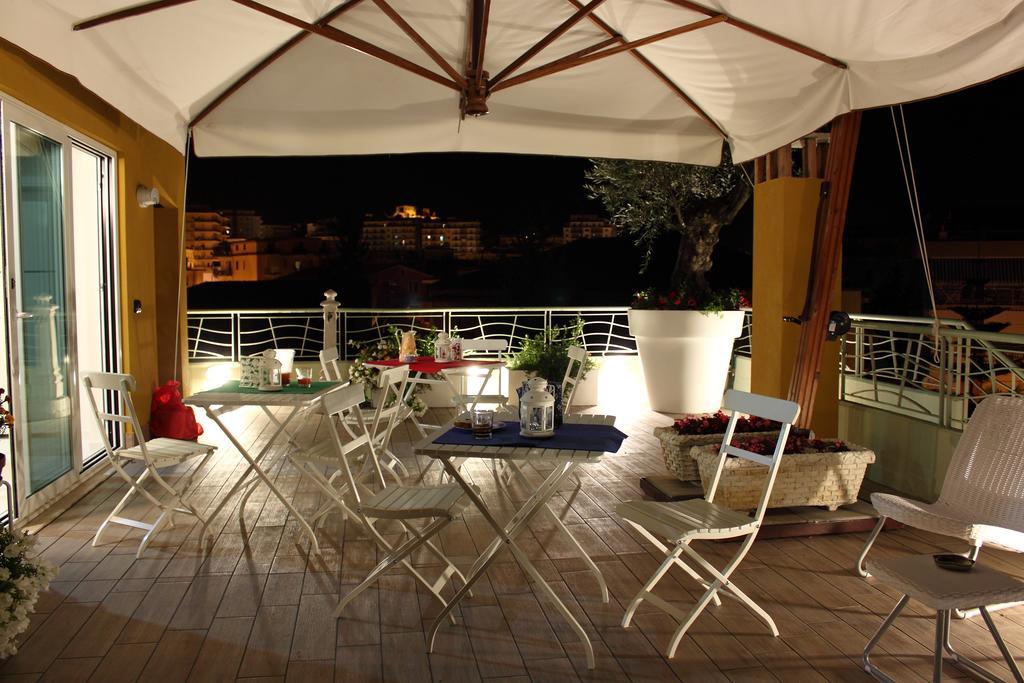 B&B I Fiori Del Mare 阿格罗波利 外观 照片